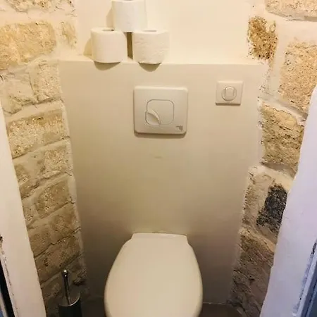 Climatise 50m2 Proche Centre Et Gare Apartman *