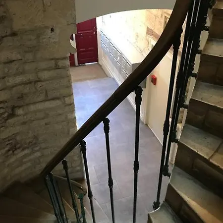 Climatise 50m2 Proche Centre Et Gare *