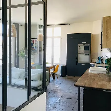 Climatise 50m2 Proche Centre Et Gare Apartman