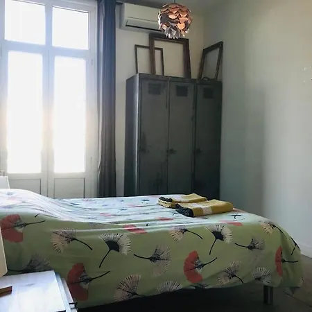 Climatise 50m2 Proche Centre Et Gare Apartman